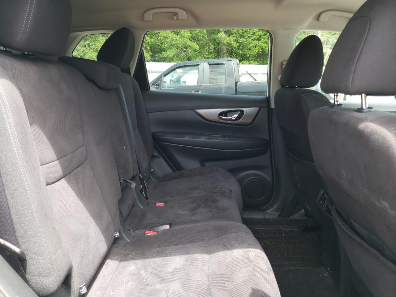 Photo 6 from auction – 2015 NISSAN ROGUE S with VIN KNMAT2MT6FP521400
