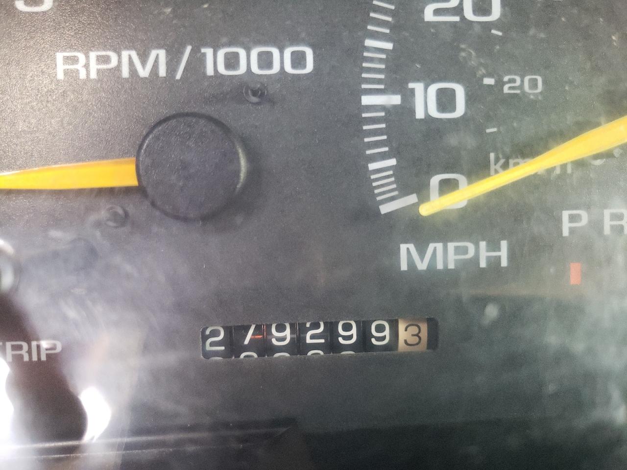 Photo 8 from auction – 1998 CHEVROLET GMT-400 C1 with VIN 1GCEC19M5WE214132