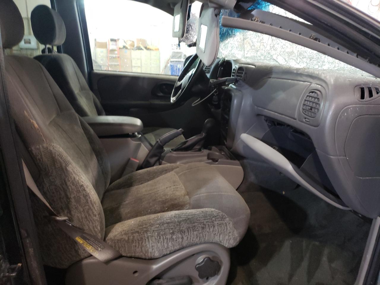 Photo 5 from auction – 2002 CHEVROLET TRAILBLAZE with VIN 1GNDT13S522474147