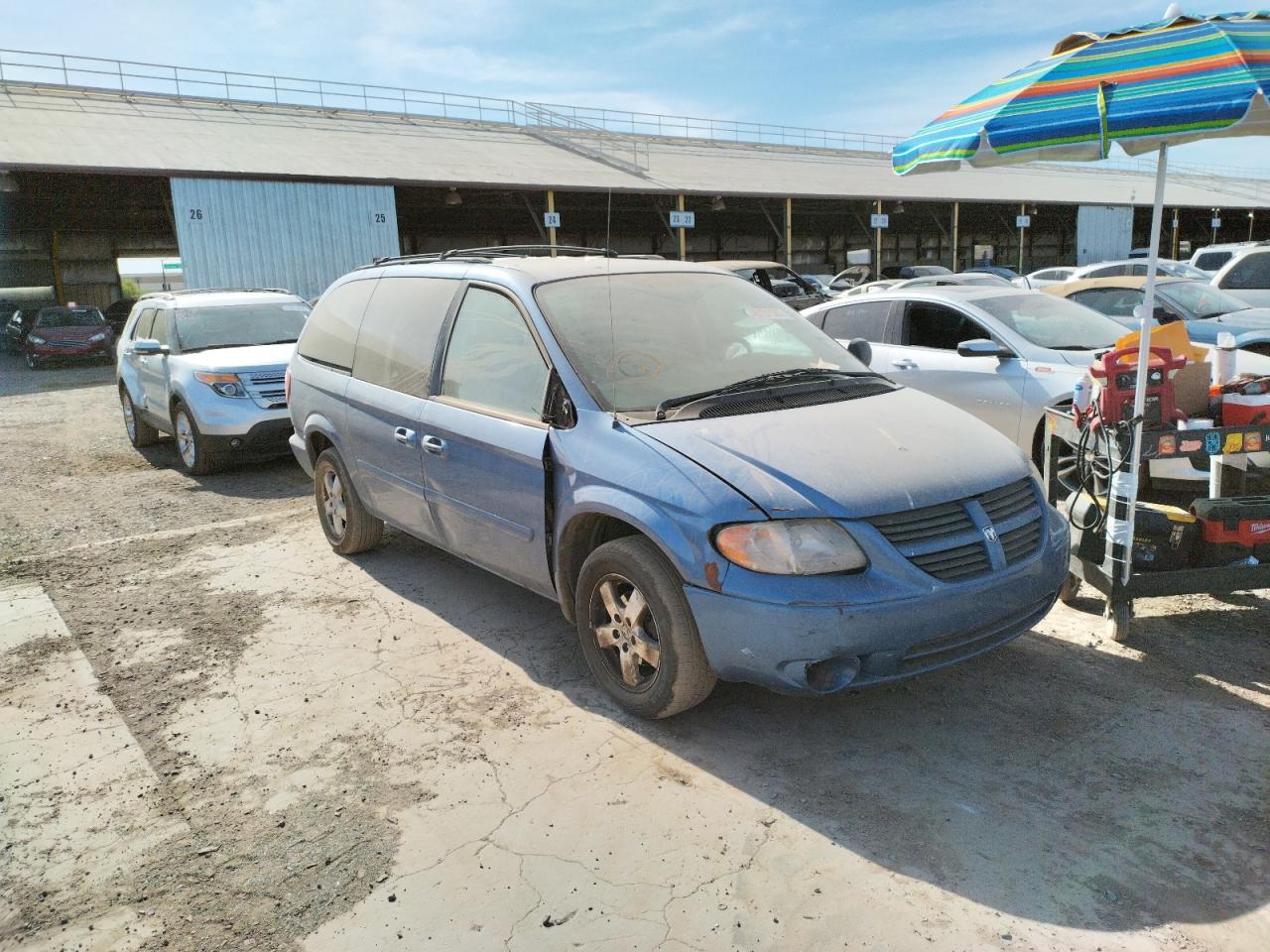 DODGE GRAND CARA 2007 with VIN 2D4GP44L17R131768 - Photo from auction