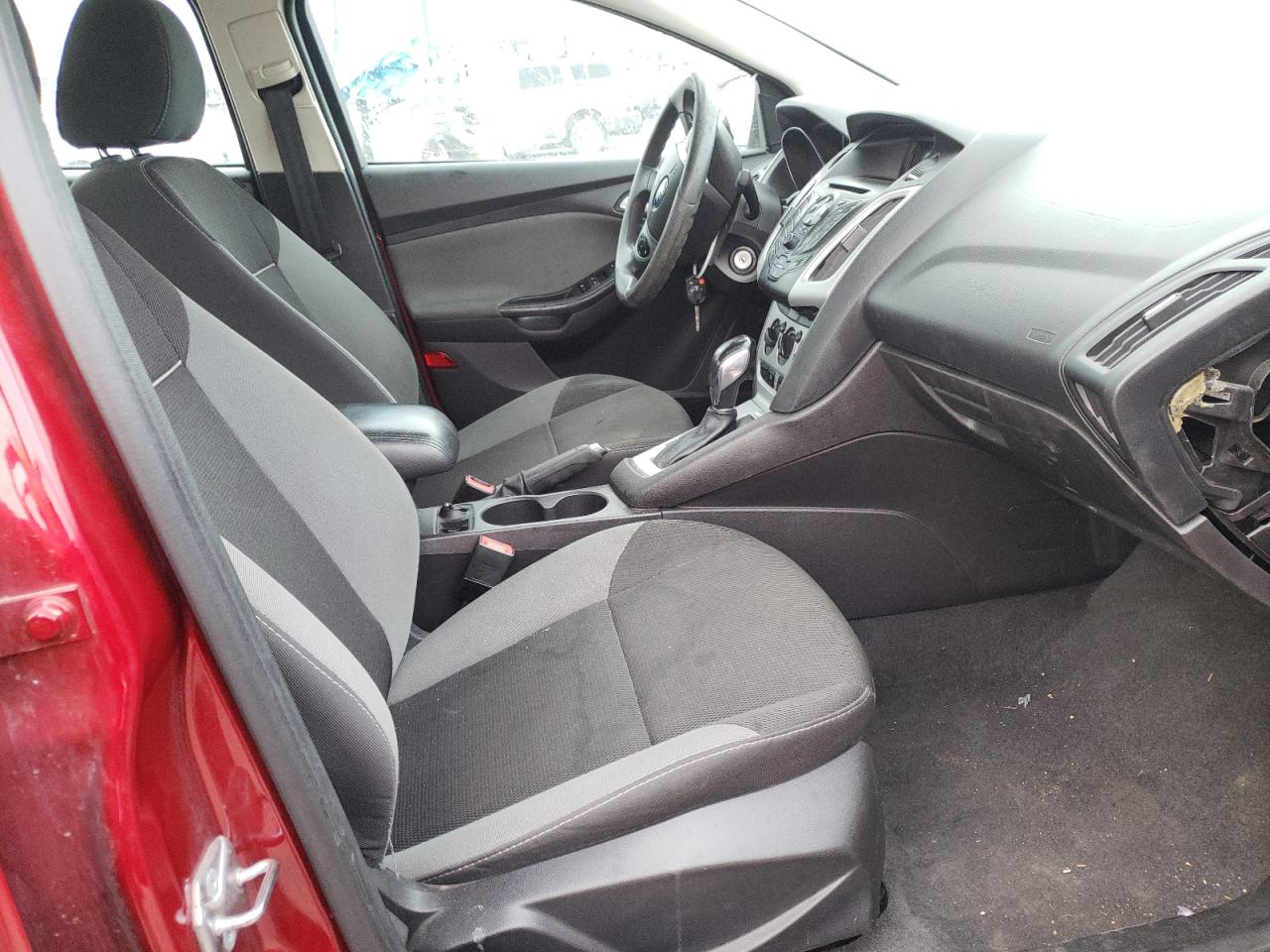 Photo 19 from auction – 2014 FORD FOCUS SE with VIN 1FADP3F24EL414952