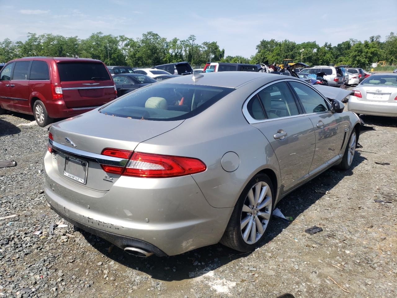 Photo 4 from auction – 2013 JAGUAR XF with VIN SAJWJ0EF9D8S82653
