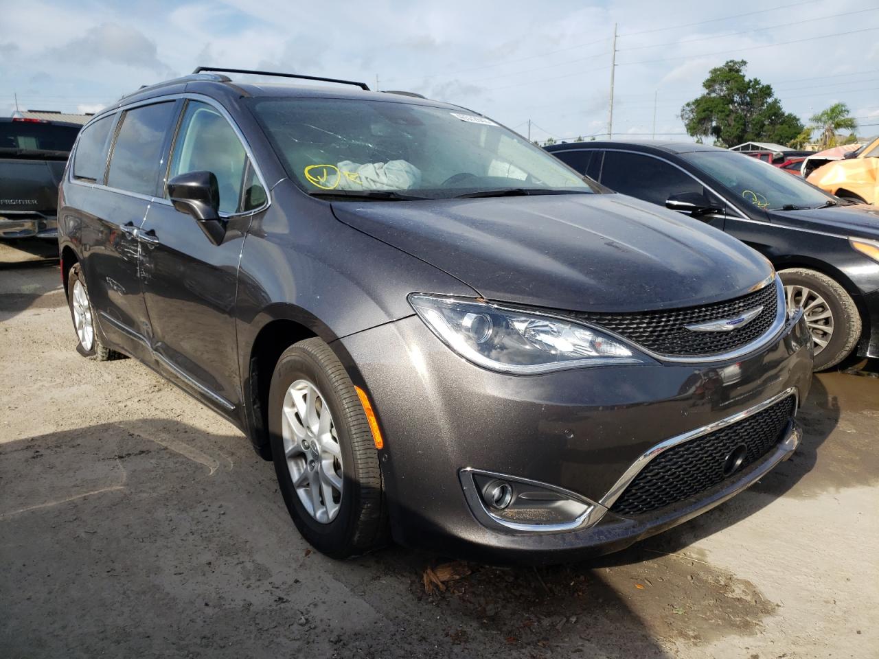 CHRYSLER PACIFICA T 2020 with VIN 2C4RC1BG5LR135256 - Photo from auction