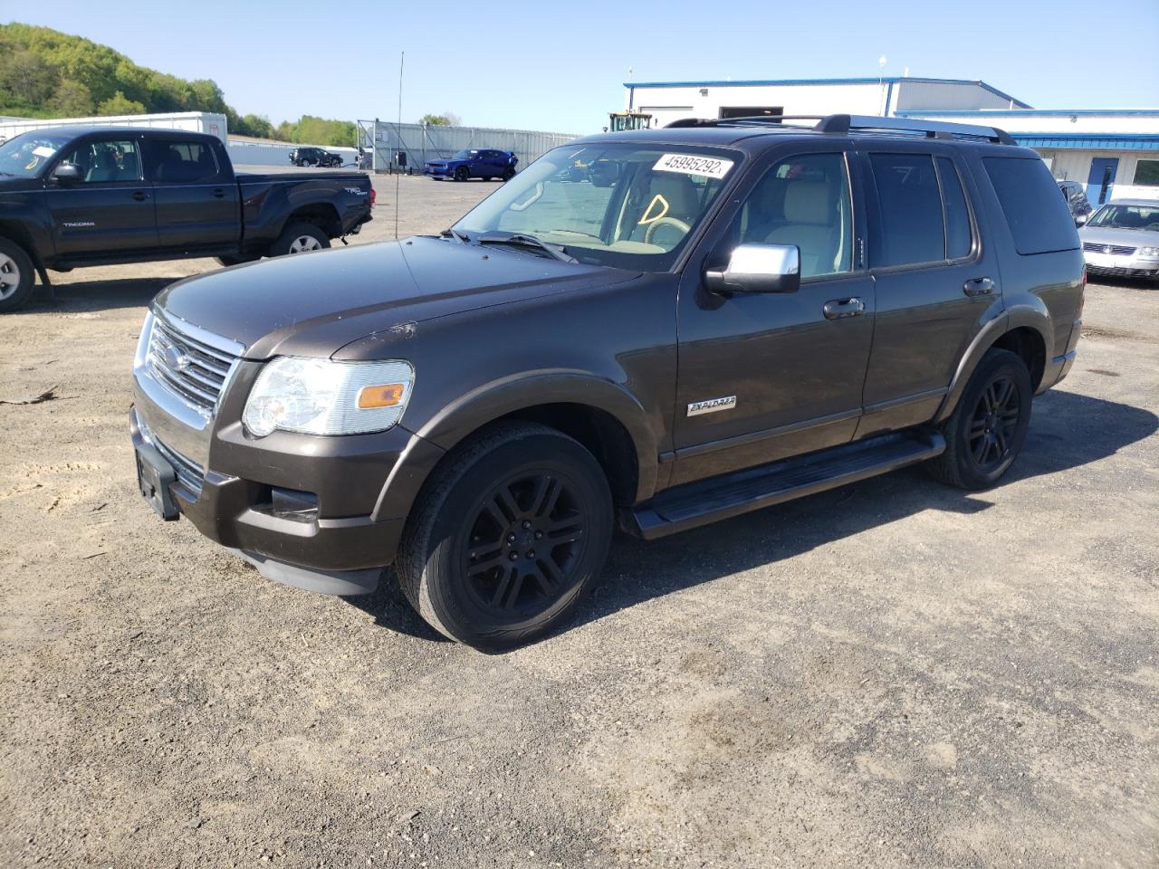 Photo 2 from auction – 2007 FORD EXPLORER L with VIN 1FMEU75E87UA89693