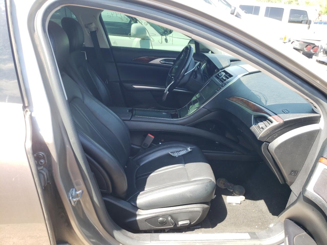 Photo 5 from auction – 2016 LINCOLN MKZ HYBRID with VIN 3LN6L2LU1GR607719