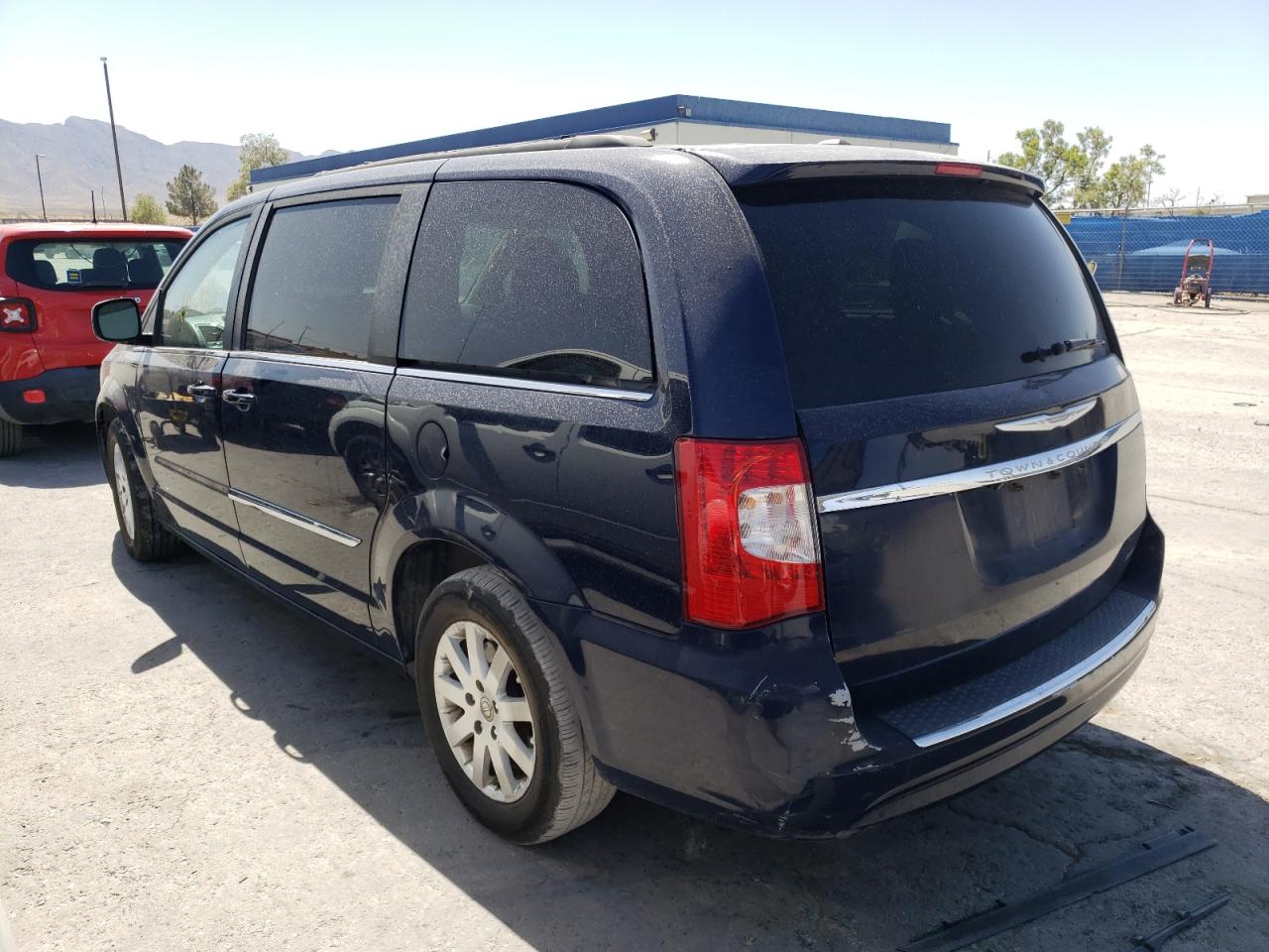 Photo 3 from auction – 2014 CHRYSLER TOWN & COU with VIN 2C4RC1BG6ER236602