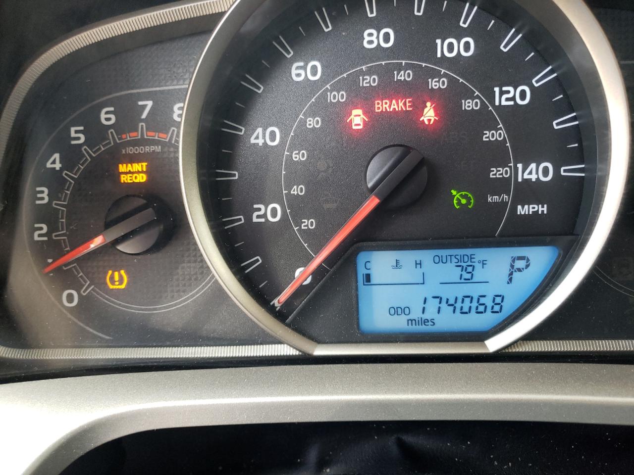 Photo 8 from auction – 2015 TOYOTA RAV4 LE with VIN JTMBFREV1FD143671