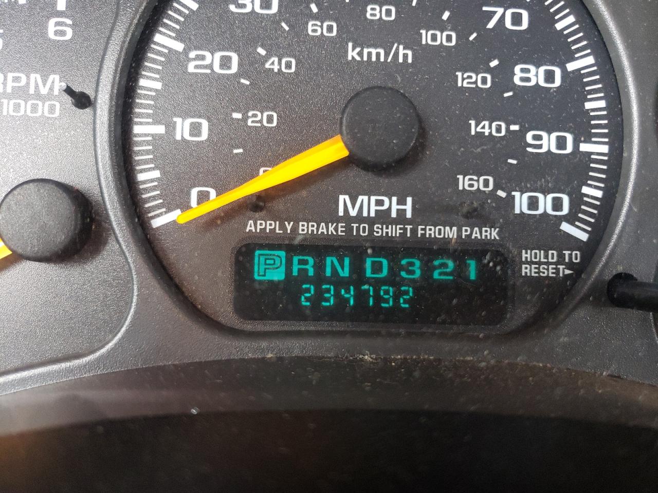 Photo 8 from auction – 2000 CHEVROLET SILVERADO with VIN 1GCEC14W2YZ154184