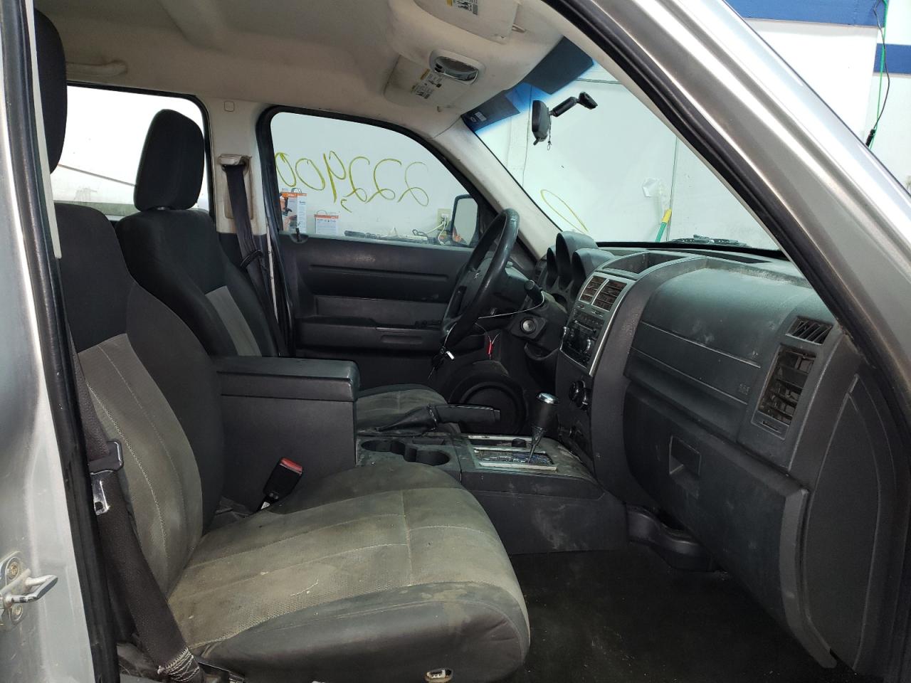 Photo 5 from auction – 2008 DODGE NITRO SXT with VIN 1D8GU28K98W252635