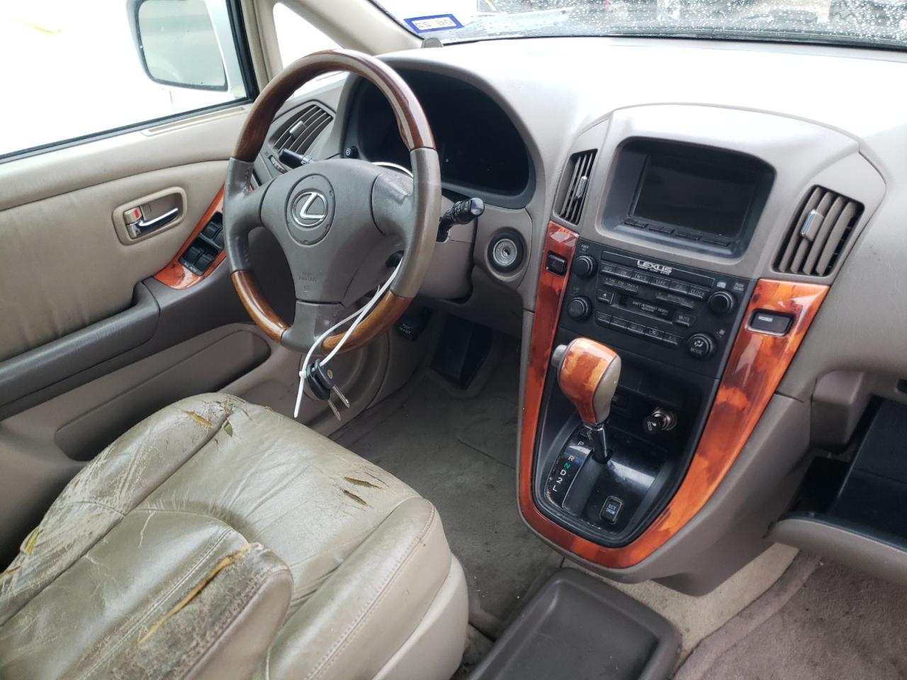 Photo 9 from auction – 2001 LEXUS RX 300 with VIN JTJGF10U810110511