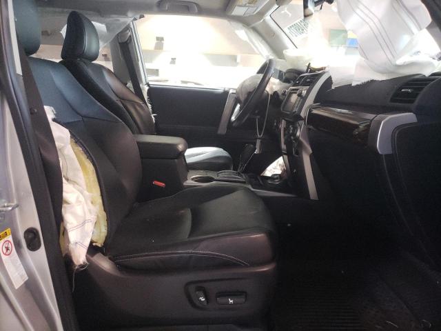 Photo 5 from auction – 2018 TOYOTA 4RUNNER SR with VIN JTEBU5JR2J5494658