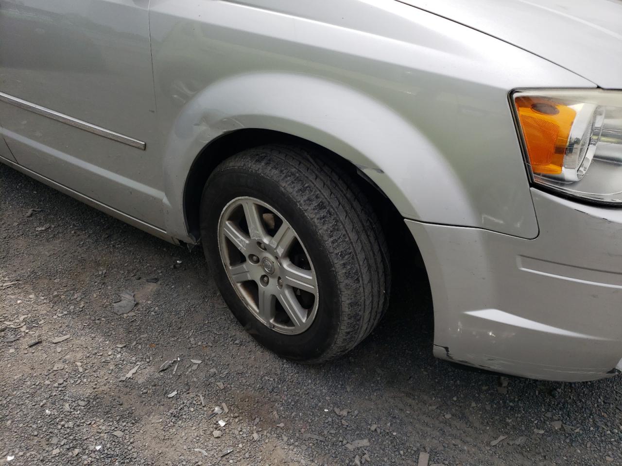 Photo 9 from auction – 2010 CHRYSLER TOWN & COU with VIN 2A4RR8DX4AR481567