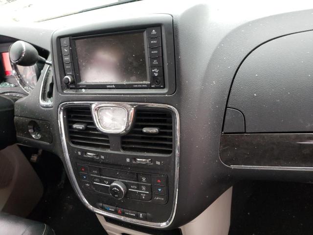 Photo 9 from auction – 2016 CHRYSLER TOWN & COU with VIN 2C4RC1BG2GR267817
