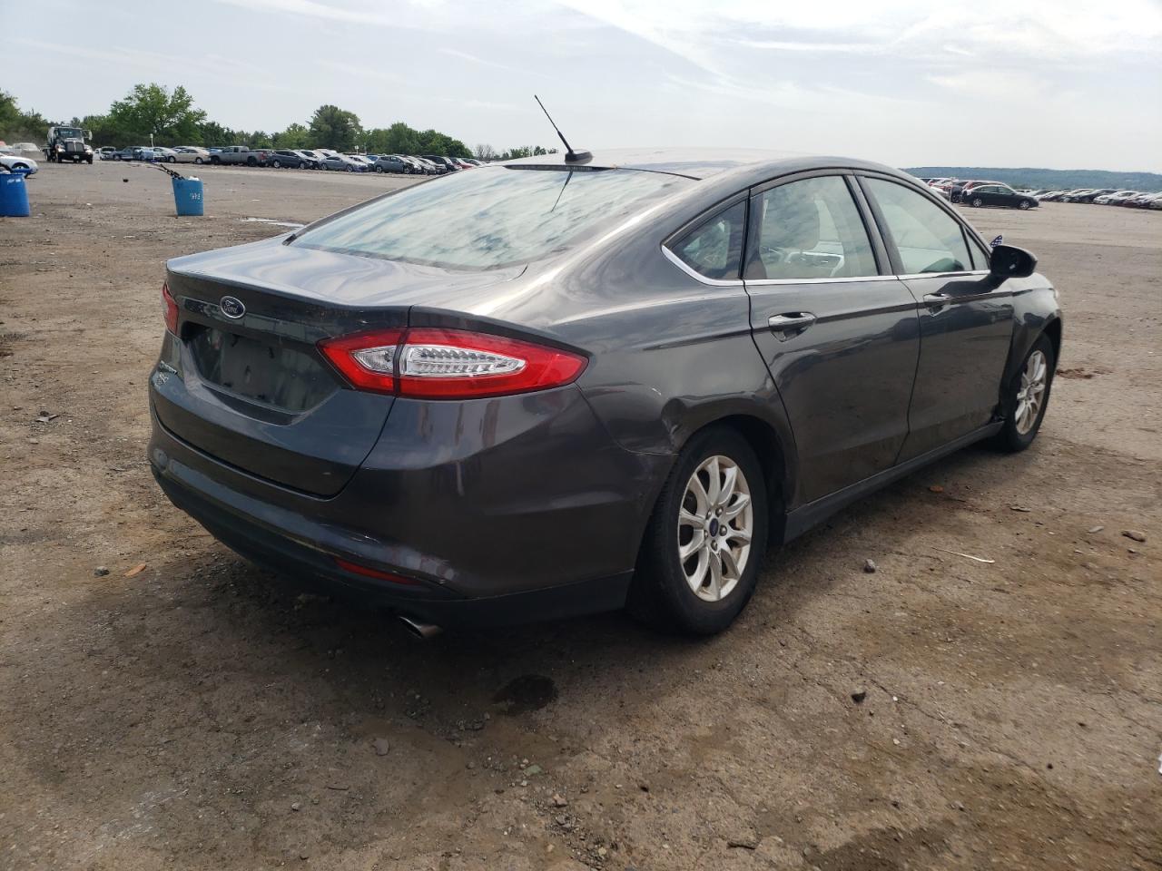 Photo 4 from auction – 2016 FORD FUSION S with VIN 3FA6P0G79GR374468