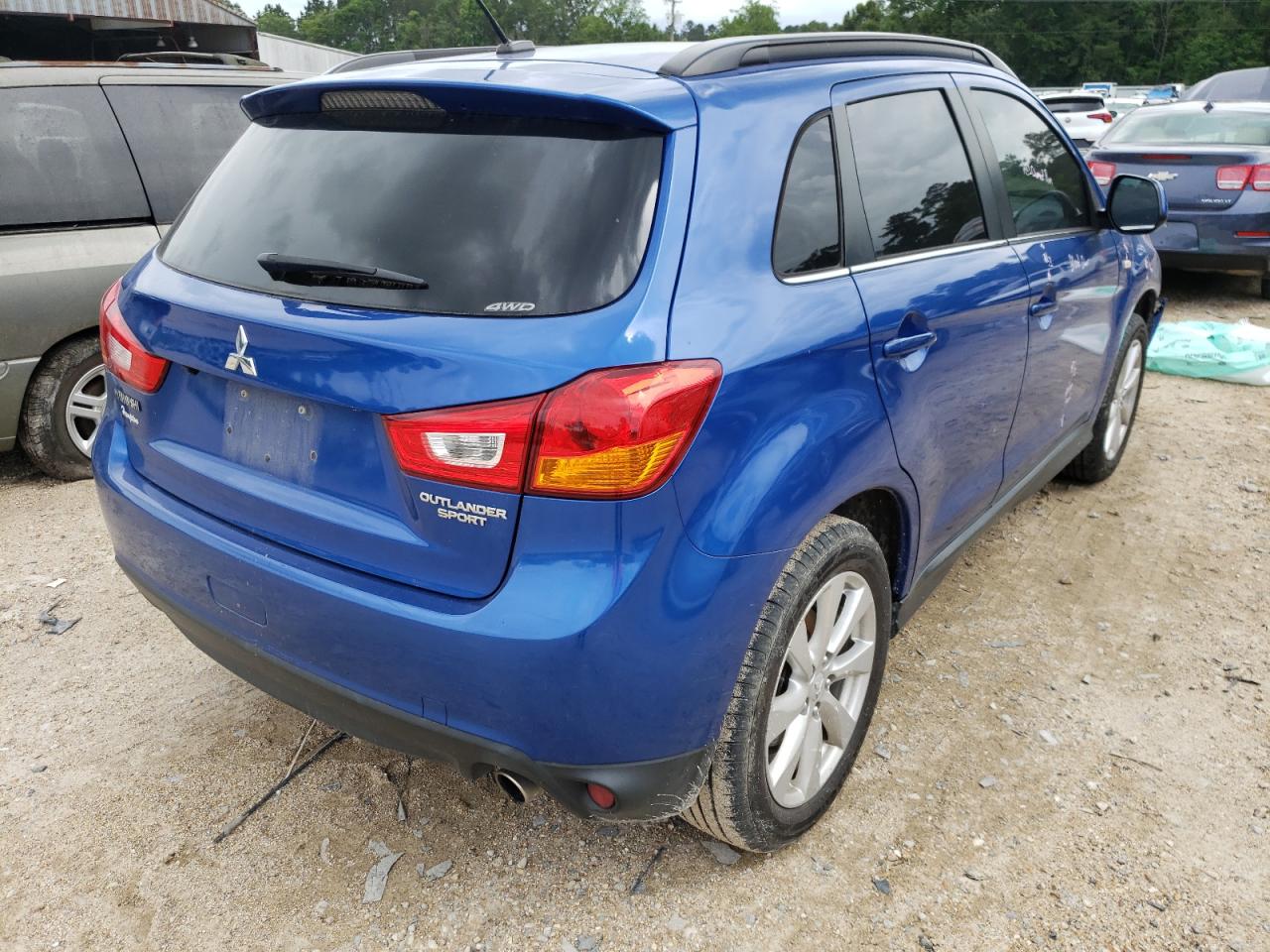 Photo 17 from auction – 2015 MITSUBISHI OUTLANDER with VIN 4A4AR4AUXFE041923