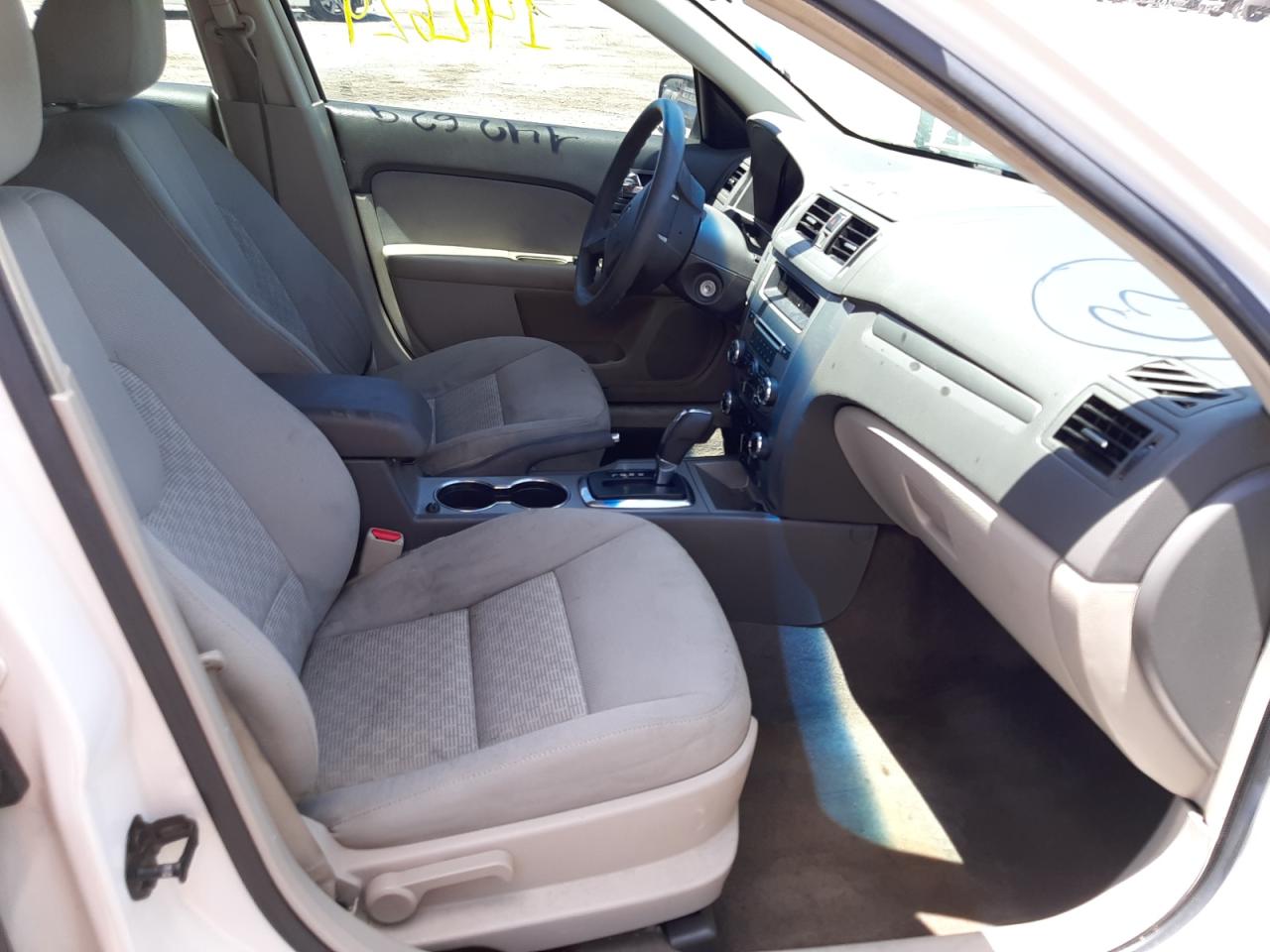 Photo 5 from auction – 2010 FORD FUSION with VIN 3FAHP0HA6AR118637