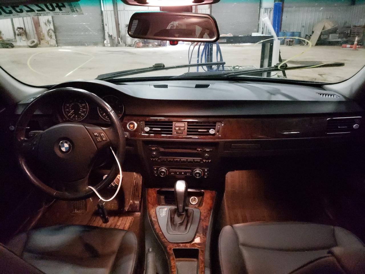 Photo 9 from auction – 2007 BMW 328 I with VIN WBAVA335X7P140390