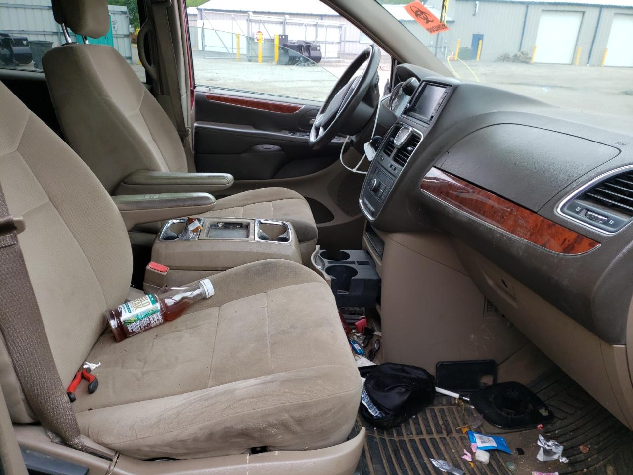 Photo 5 from auction – 2012 CHRYSLER TOWN & COU with VIN 2C4RC1BG6CR208294