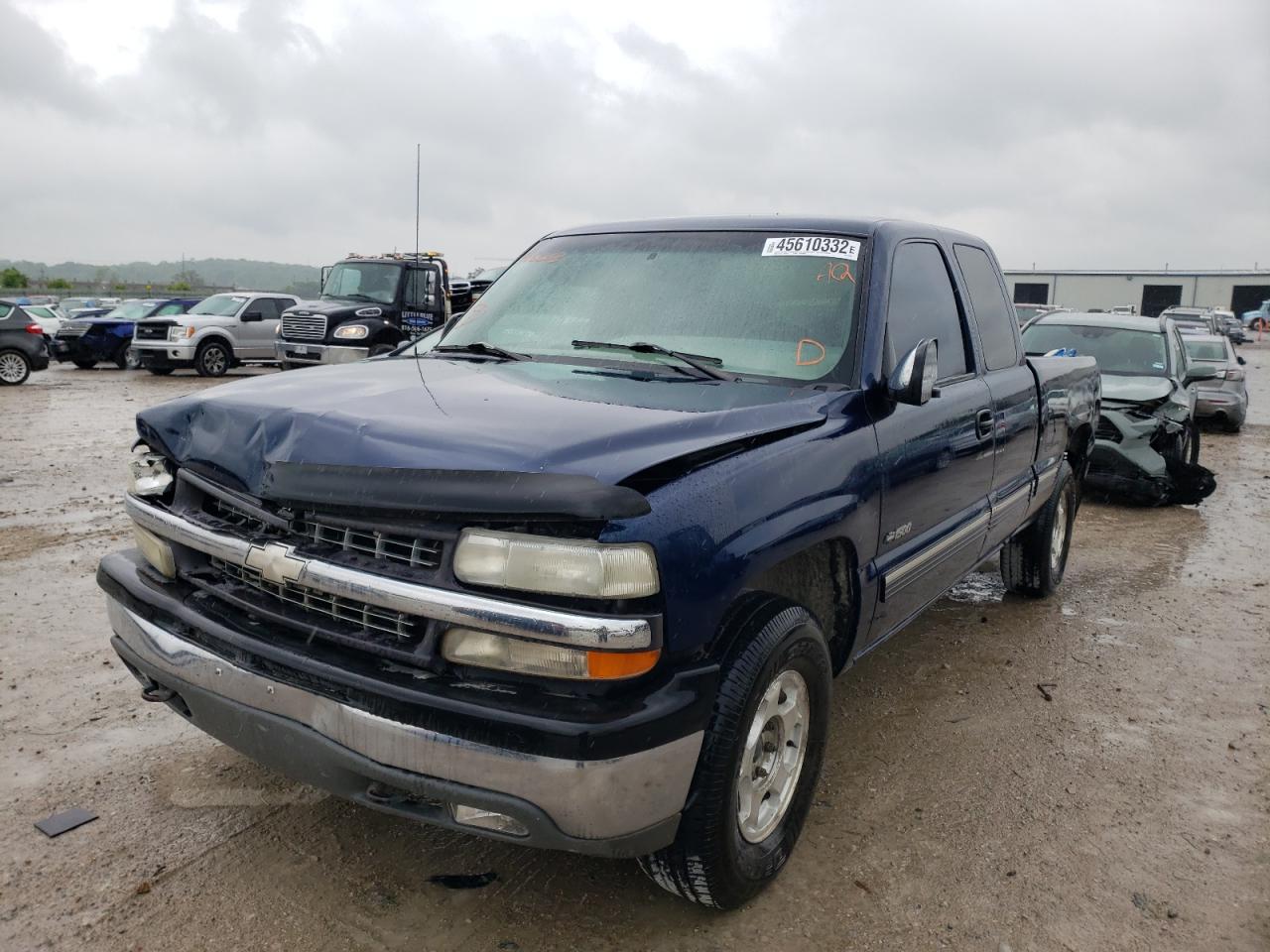Photo 2 from auction – 2000 CHEVROLET SILVERADO with VIN 1GCEK19T0YE316063