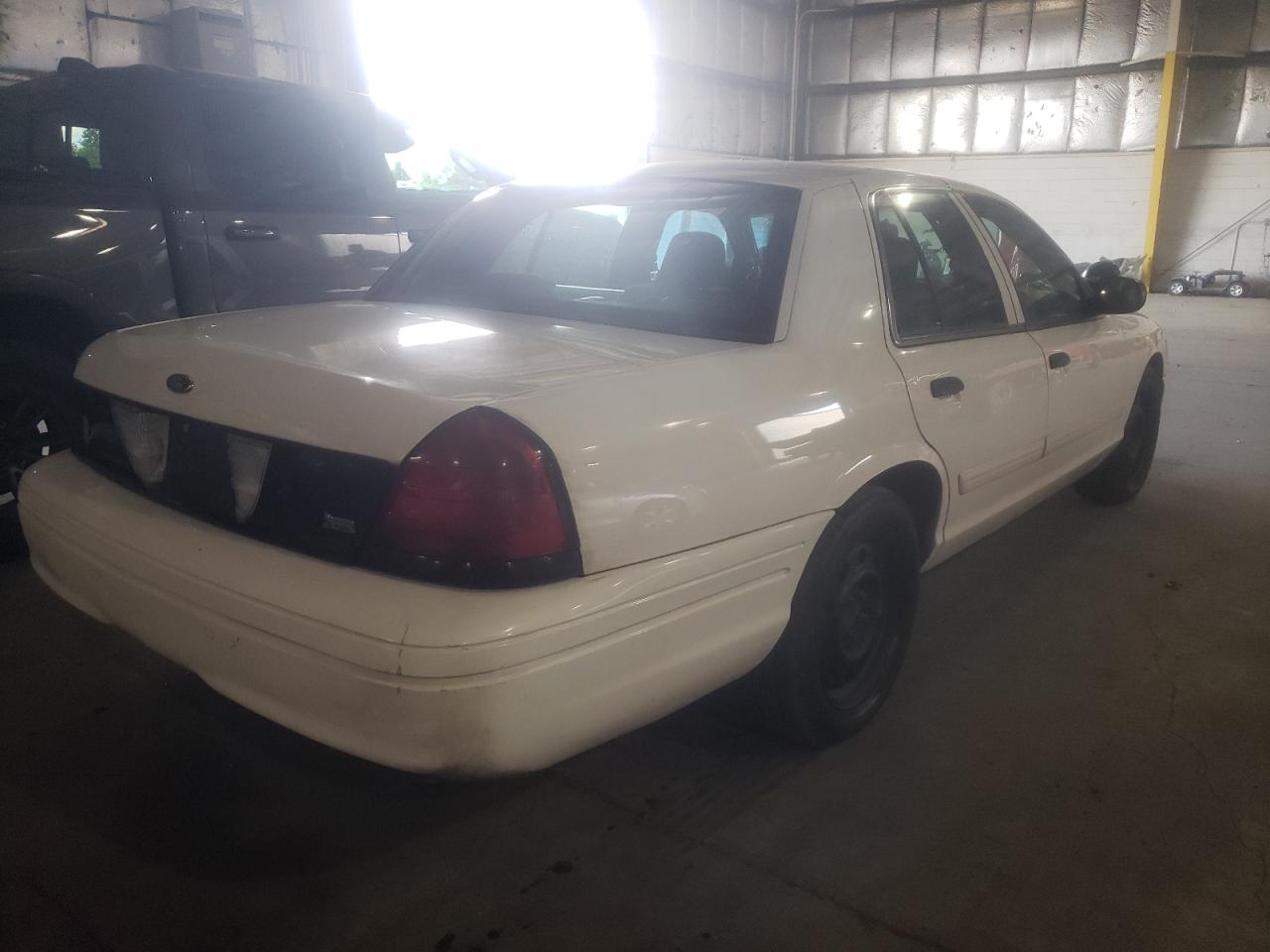 Photo 4 from auction – 2010 FORD CROWN VICT with VIN 2FABP7BV6AX119315