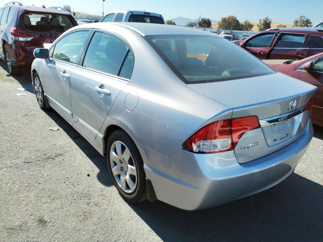 صورة رقم 3 من المزاد - 2011 HONDA CIVIC LX مع VIN 19XFA1F53BE030202