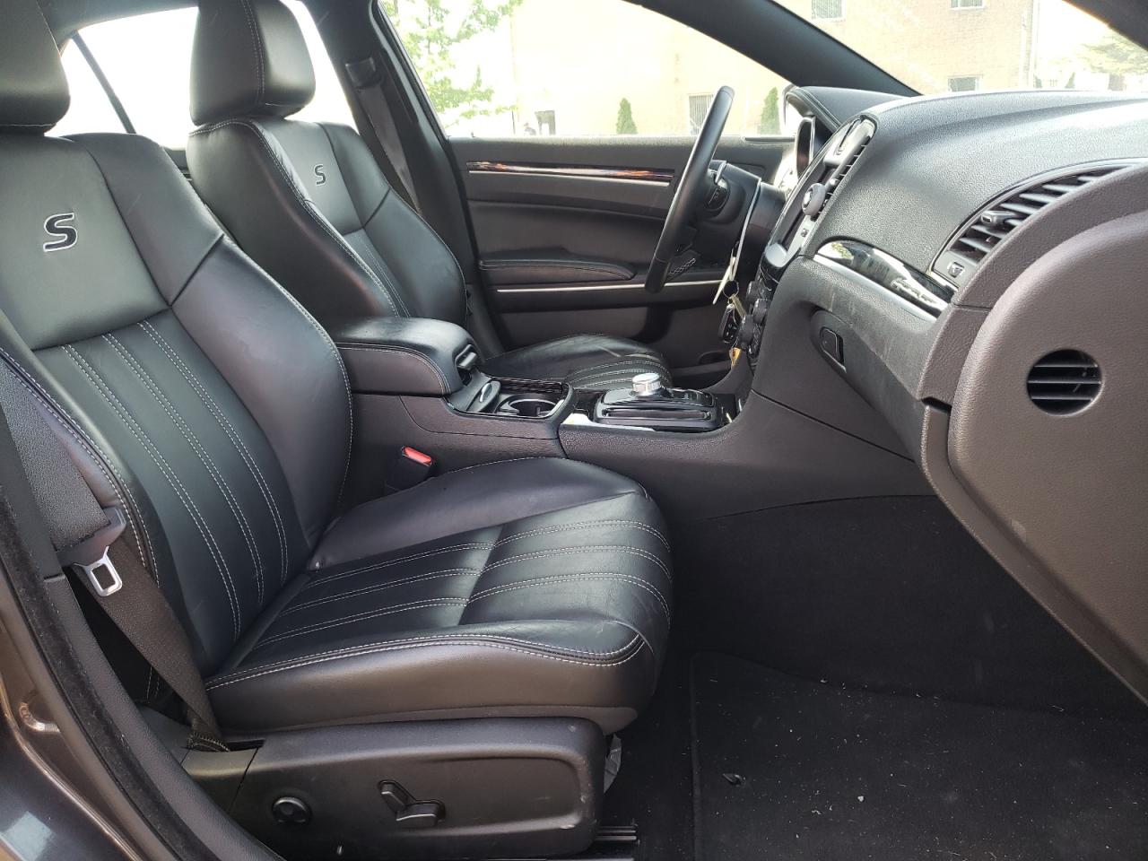 Photo 5 from auction – 2021 CHRYSLER 300 S with VIN 2C3CCABG5MH549820