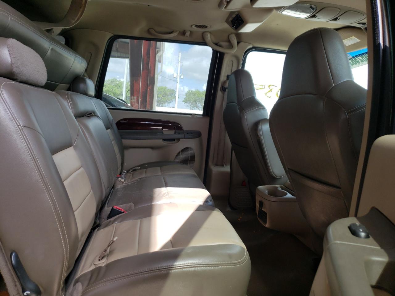Photo 6 from auction – 2003 FORD EXCURSION with VIN 1FMSU45P73ED68334