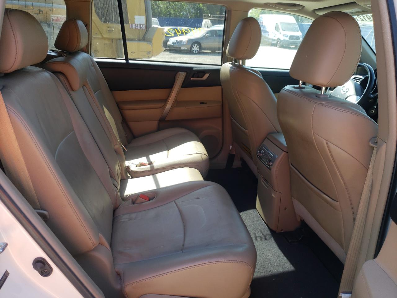 Photo 6 from auction – 2013 TOYOTA HIGHLANDER with VIN 5TDBK3EH9DS198728