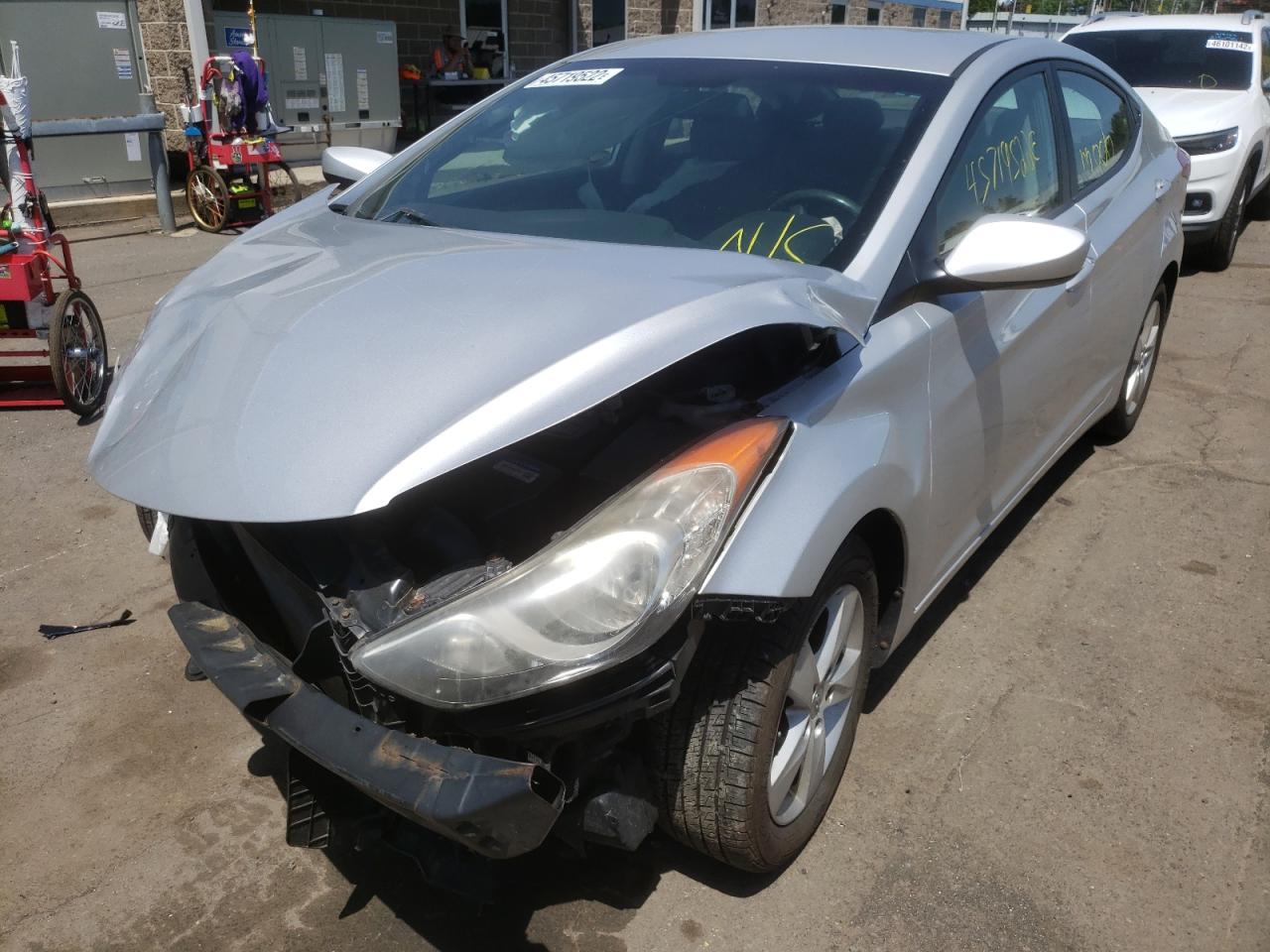 Photo 15 from auction – 2011 HYUNDAI ELANTRA GL with VIN KMHDH4AE5BU112229
