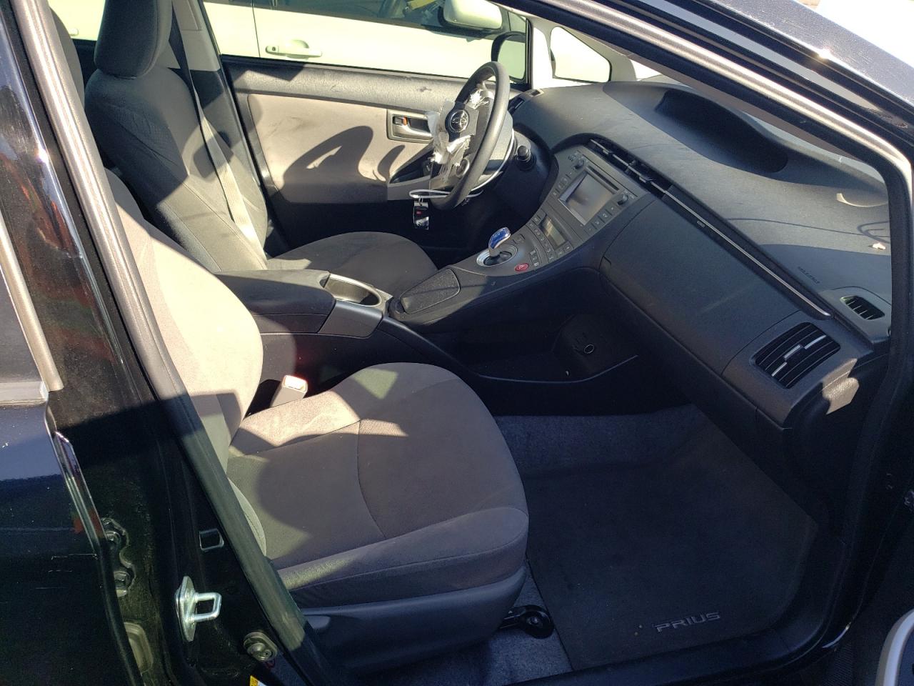 Photo 5 from auction – 2012 TOYOTA PRIUS with VIN JTDKN3DU2C5471485