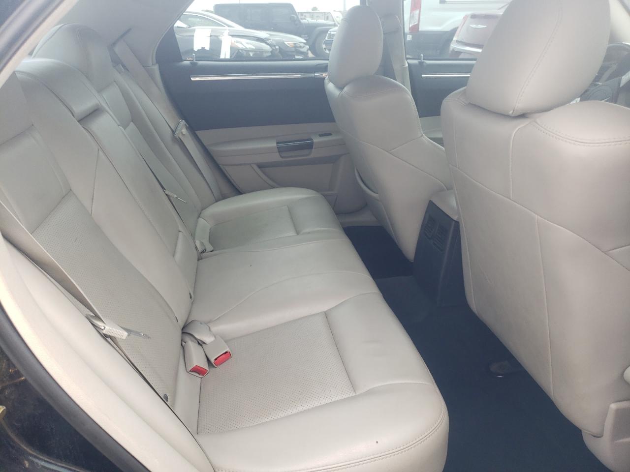 Photo 6 from auction – 2006 CHRYSLER 300C with VIN 2C3KA63H66H490320