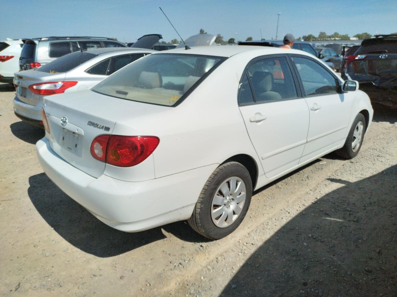 Photo 4 from auction – 2004 TOYOTA COROLLA CE with VIN JTDBR32E440052424