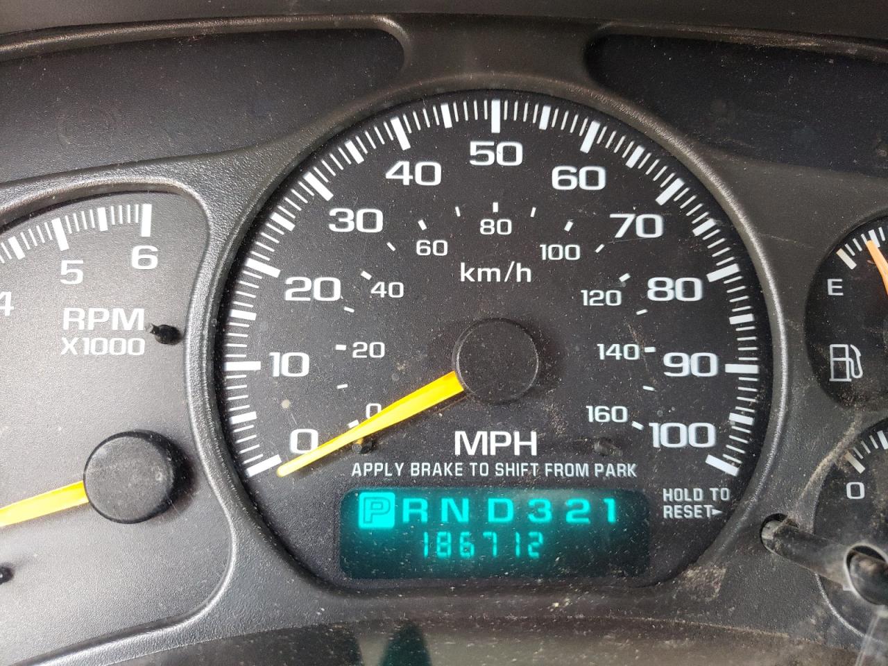 Photo 8 from auction – 2000 CHEVROLET SILVERADO with VIN 1GCEK19T0YE108930