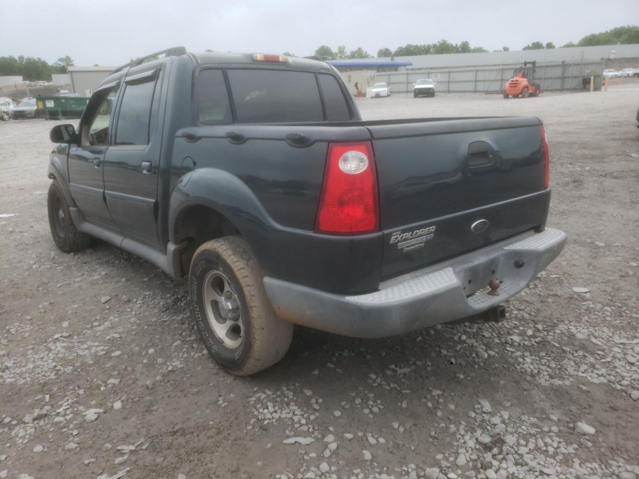 Photo 3 from auction – 2004 FORD EXPLORER S with VIN 1FMZU67K64UA39403