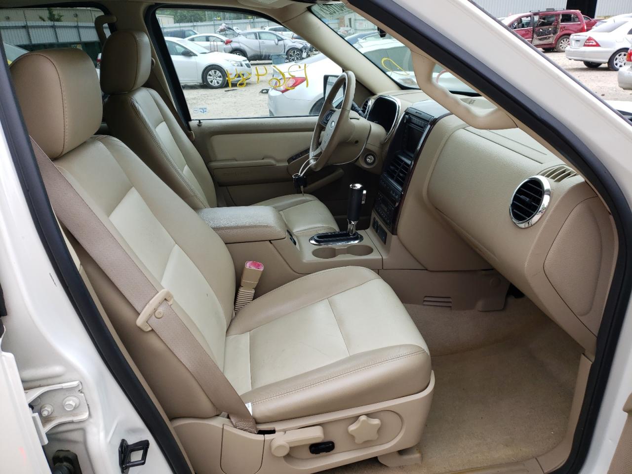 Foto 5 de la subasta – 2007 FORD EXPLORER L con VIN 1FMEU75857UB12924