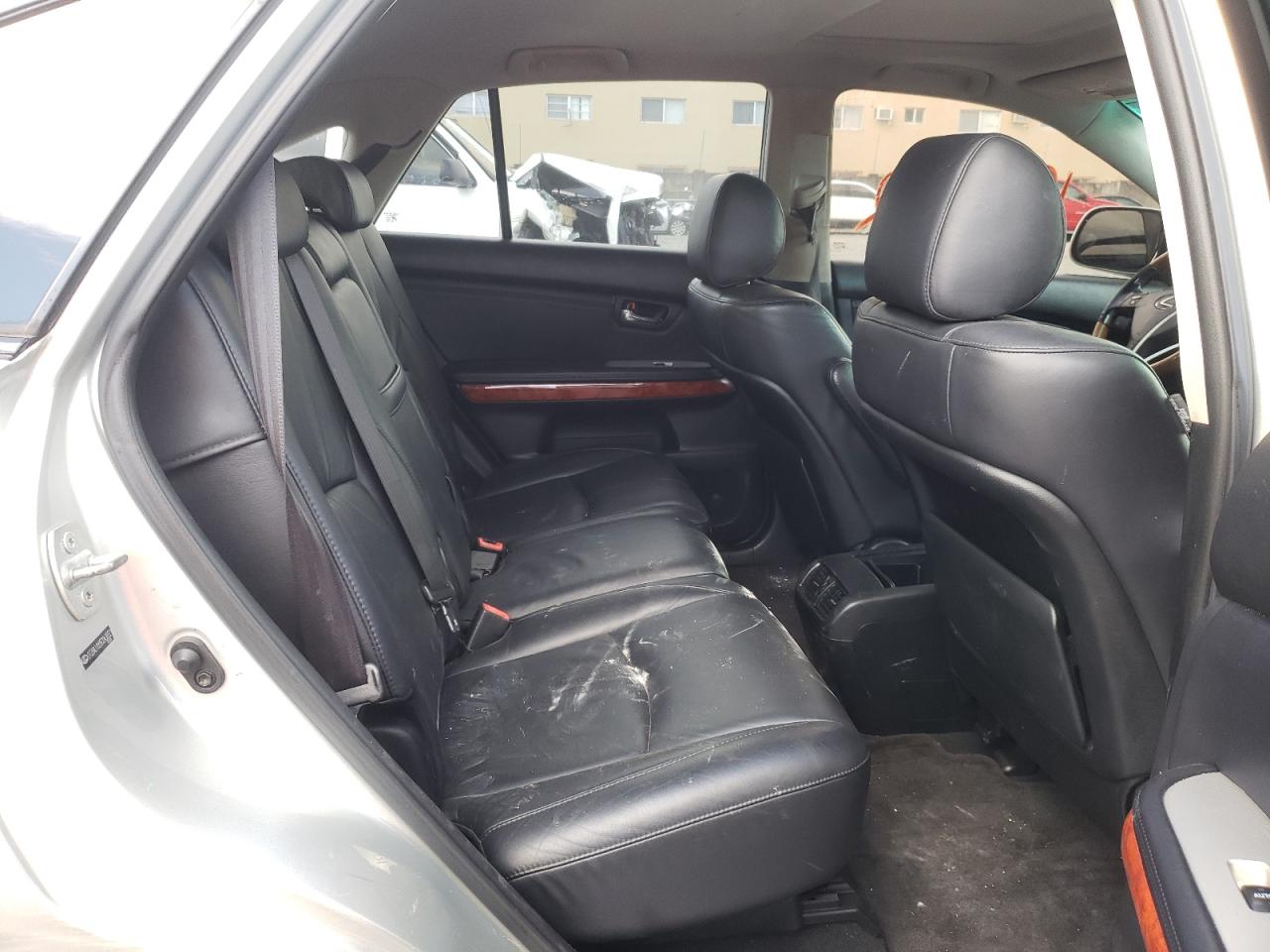 Photo 6 from auction – 2005 LEXUS RX 330 with VIN 2T2HA31U95C043652