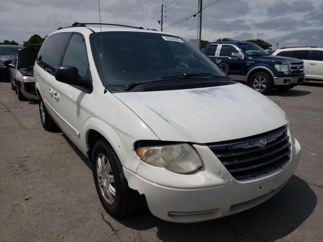 CHRYSLER TOWN AND C 2005 with VIN 2C4GP54L15R143953 - Photo from auction