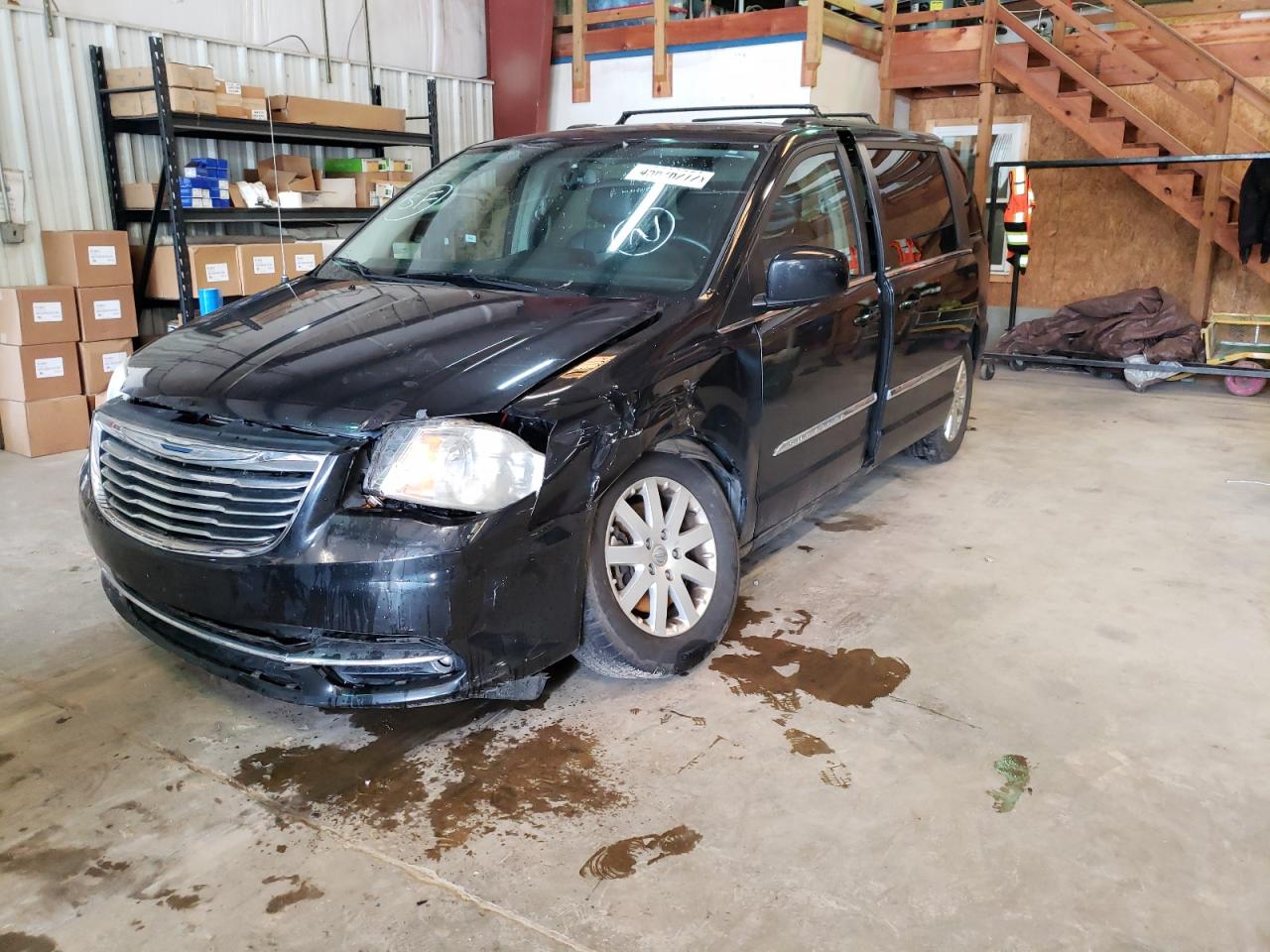 Photo 2 from auction – 2013 CHRYSLER TOWN & COU with VIN 2C4RC1BG7DR690534