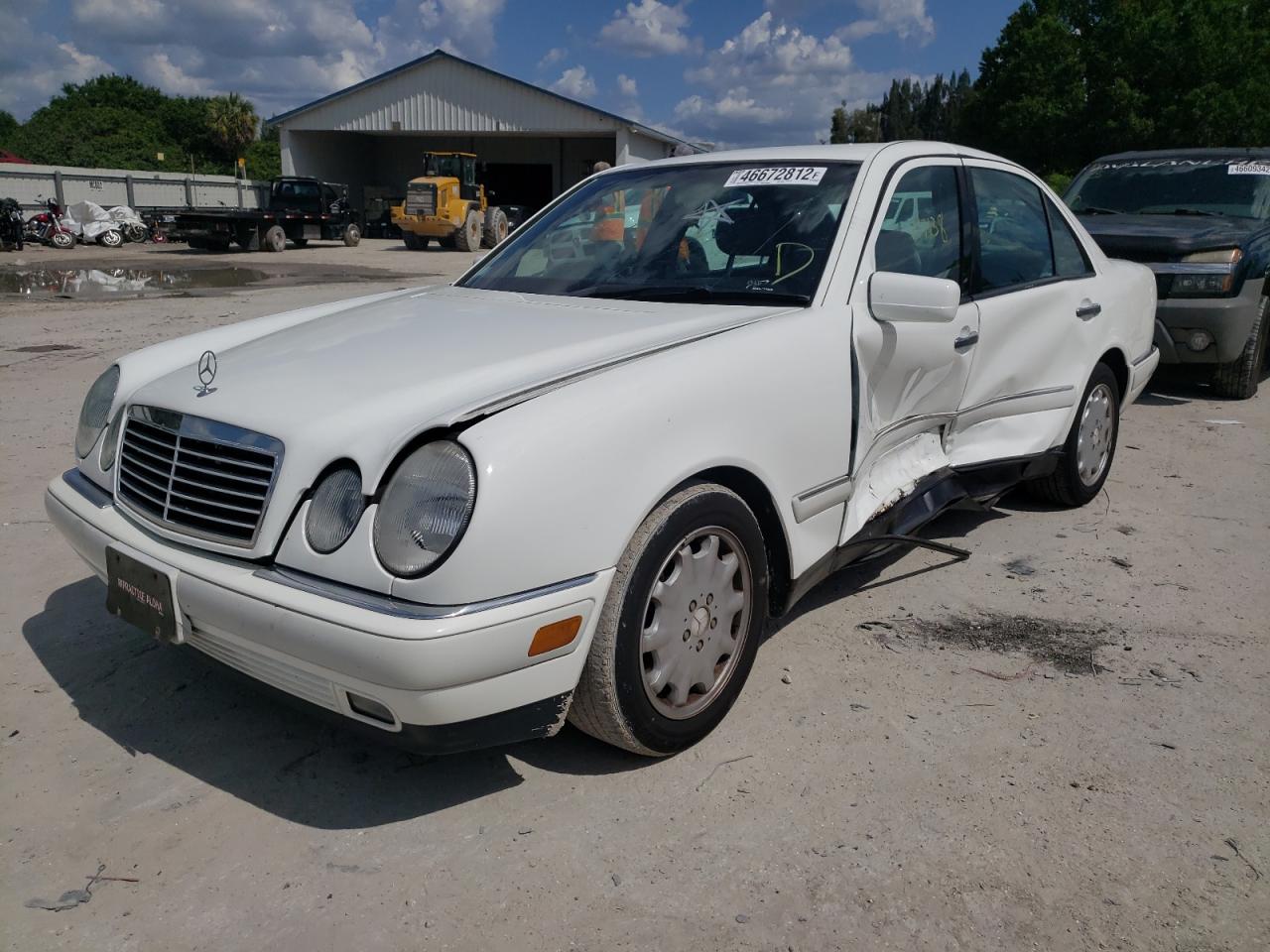 صورة رقم 2 من المزاد - 1997 MERCEDES-BENZ E 320 مع VIN WDBJF55FXVA429191