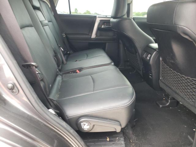 Photo 6 from auction – 2018 TOYOTA 4RUNNER SR with VIN JTEBU5JRXJ5559269