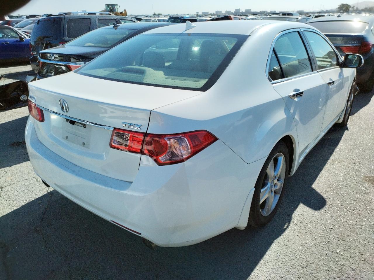 Photo 4 from auction – 2011 ACURA TSX with VIN JH4CU2F69BC000992