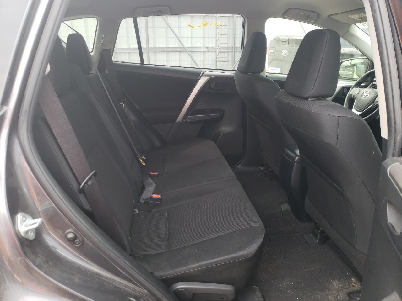 Photo 6 from auction – 2017 TOYOTA RAV4 LE with VIN JTMBFREV2HJ115043