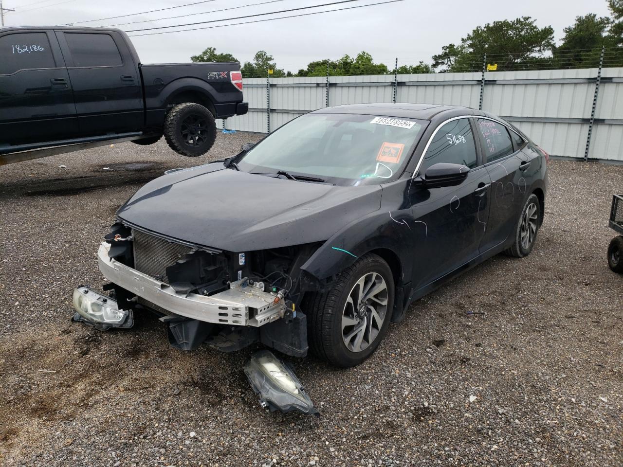Photo 2 from auction – 2016 HONDA CIVIC EX with VIN 19XFC2F72GE025128