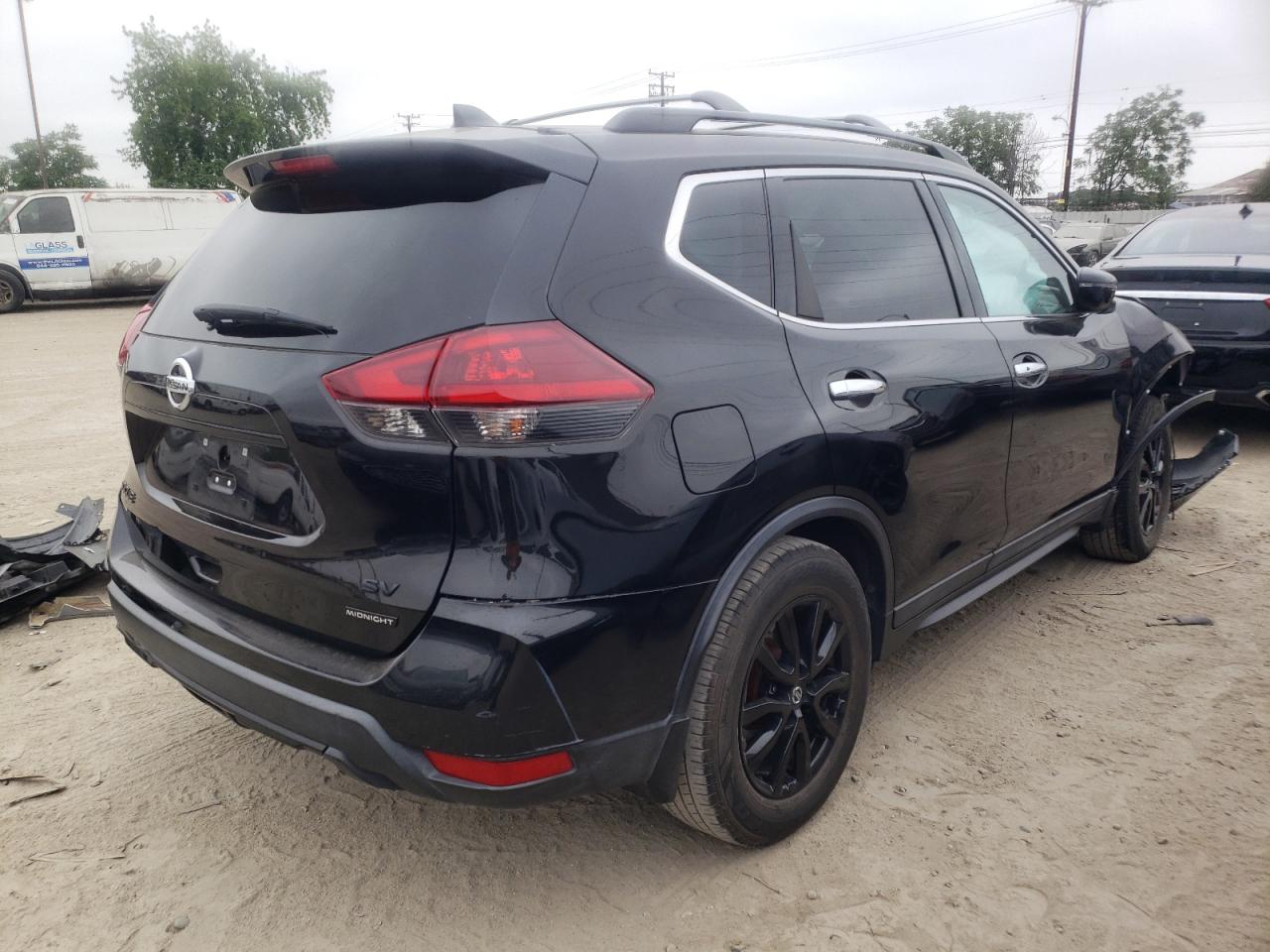 Photo 4 from auction – 2018 NISSAN ROGUE S with VIN 5N1AT2MT6JC831736