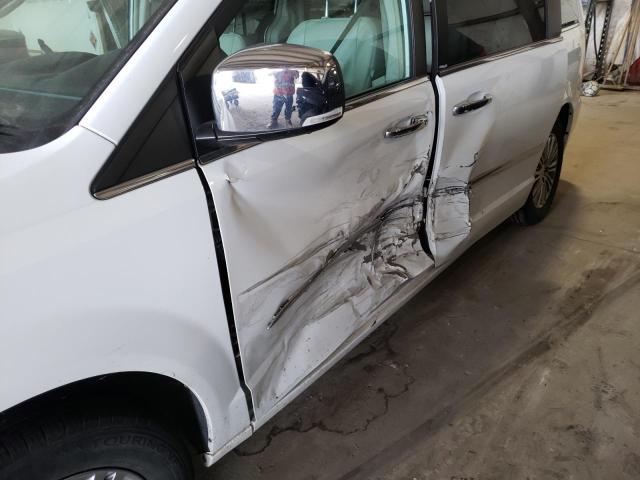 Photo 9 from auction – 2014 CHRYSLER TOWN & COU with VIN 2C4RC1CG1ER231323