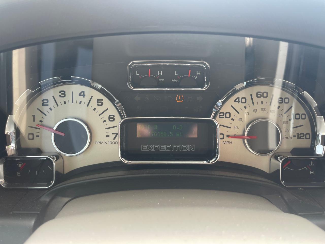 Photo 8 from auction – 2012 FORD EXPEDITION with VIN 1FMJK1K57CEF27274
