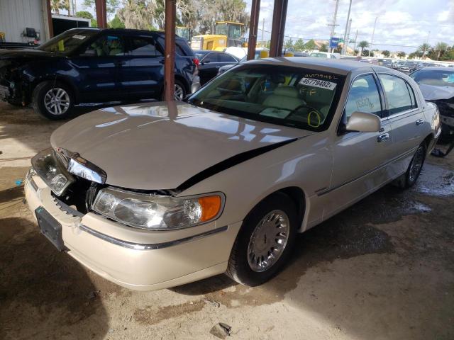Photo 2 from auction – 2000 LINCOLN TOWN CAR C with VIN 1LNHM83W6YY923422