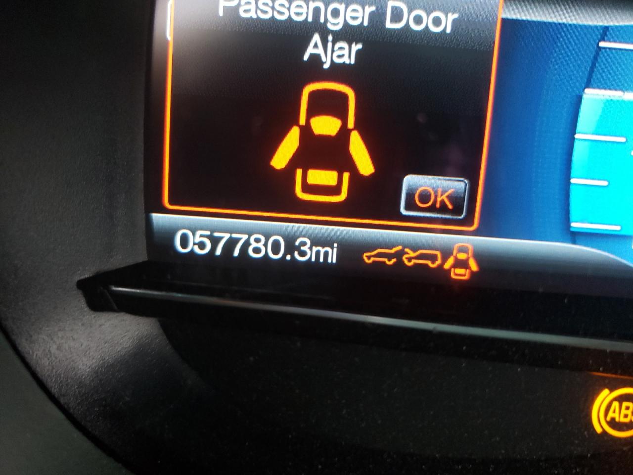 Photo 8 from auction – 2016 FORD EXPLORER L with VIN 1FM5K8F81GGC71612