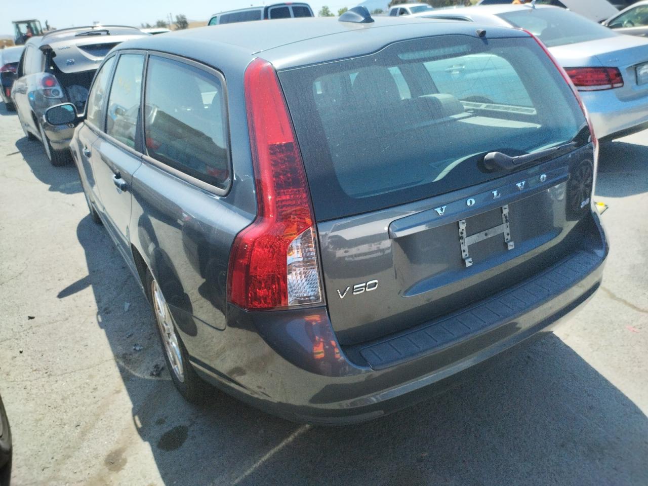 Photo 3 from auction – 2009 VOLVO V50 2.4I with VIN YV1MW390092488673