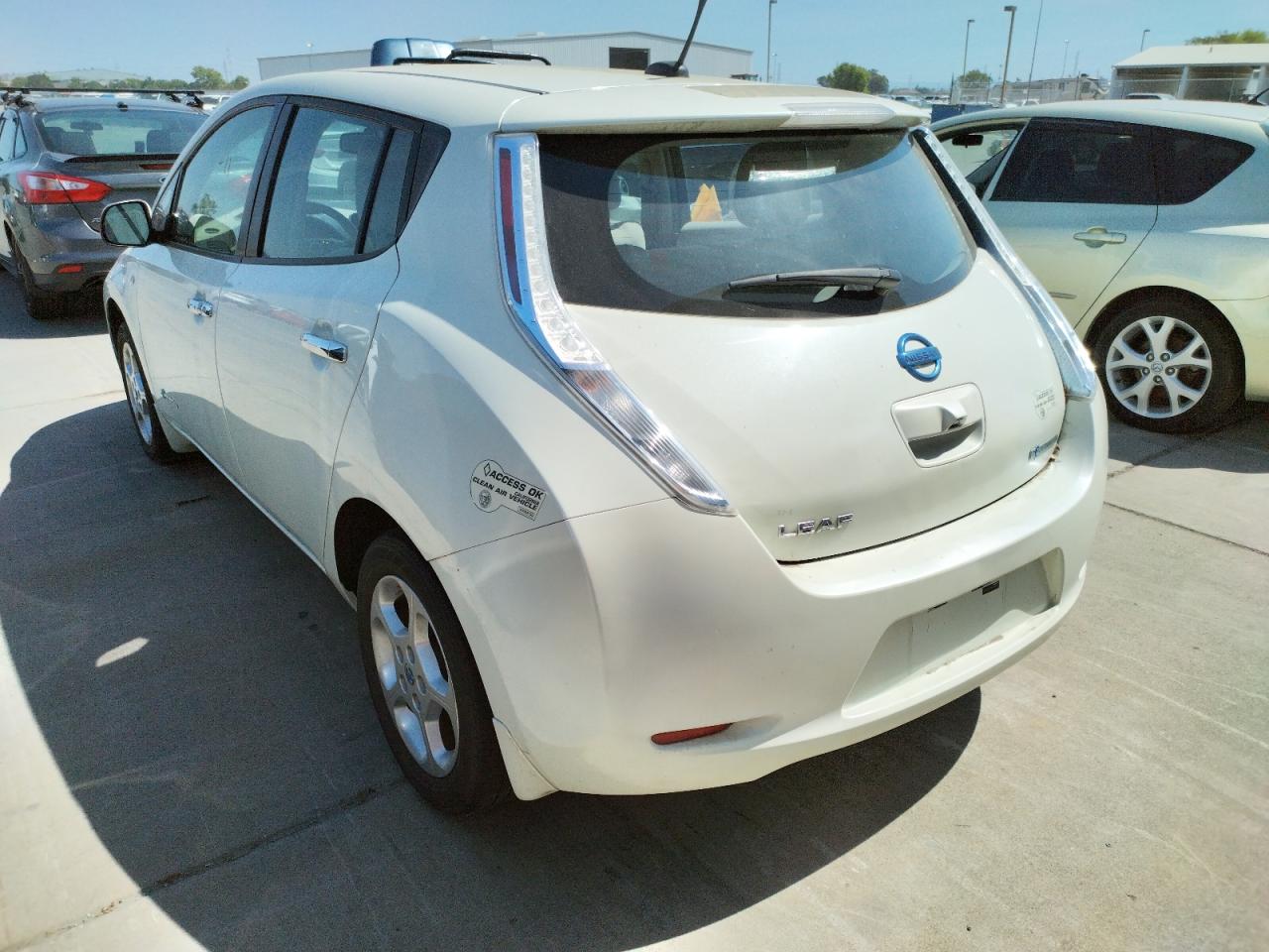 Photo 16 from auction – 2011 NISSAN LEAF SV with VIN JN1AZ0CP4BT000610